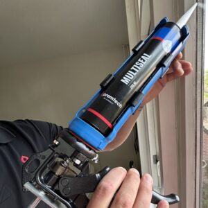 Sigillante per vetri sovraverniciabile: scopri MultiSeal per sigillature durevoli
